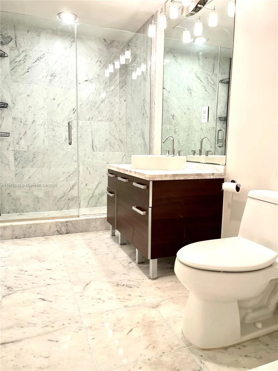 244 Biscayne Blvd # 3404, Miami, FL 33132 photo 12
