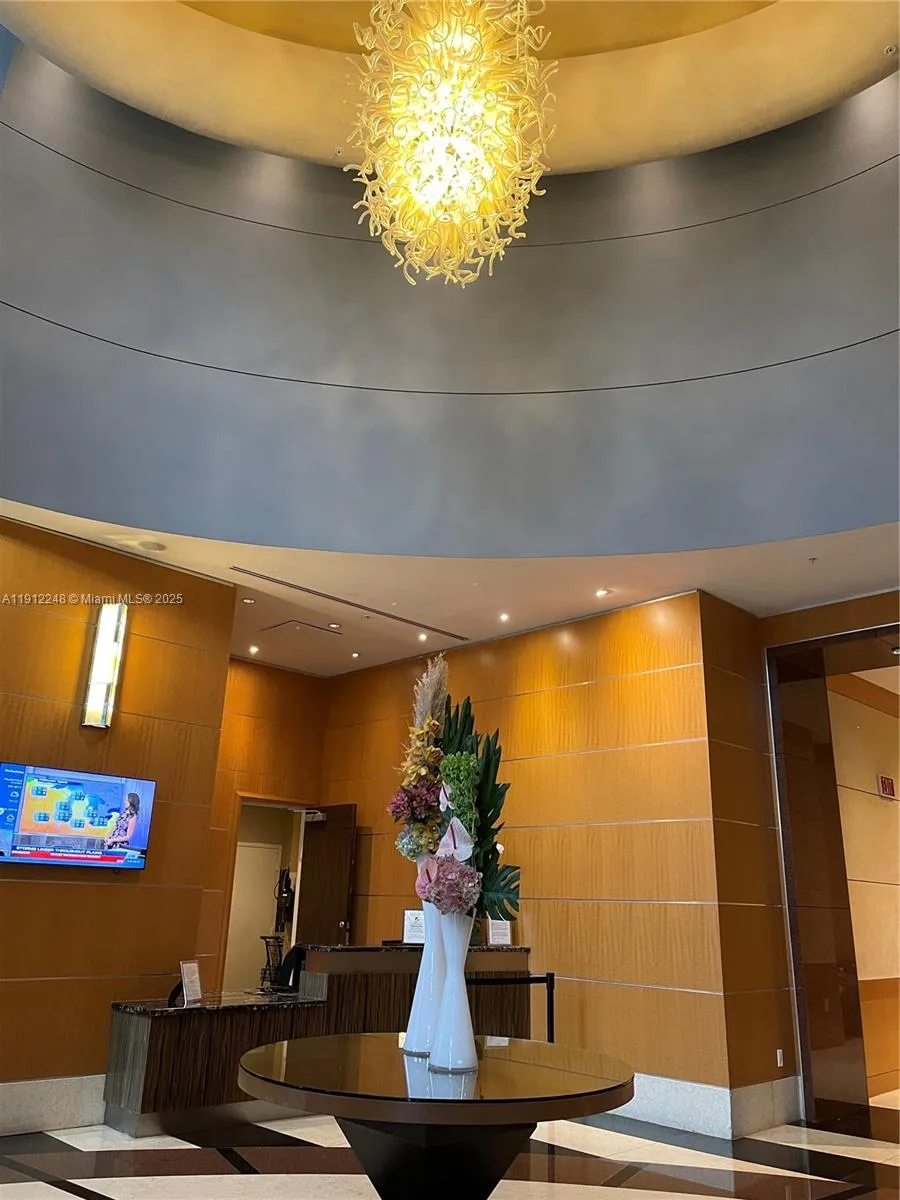 244 Biscayne Blvd # 3404, Miami, FL 33132 photo 4