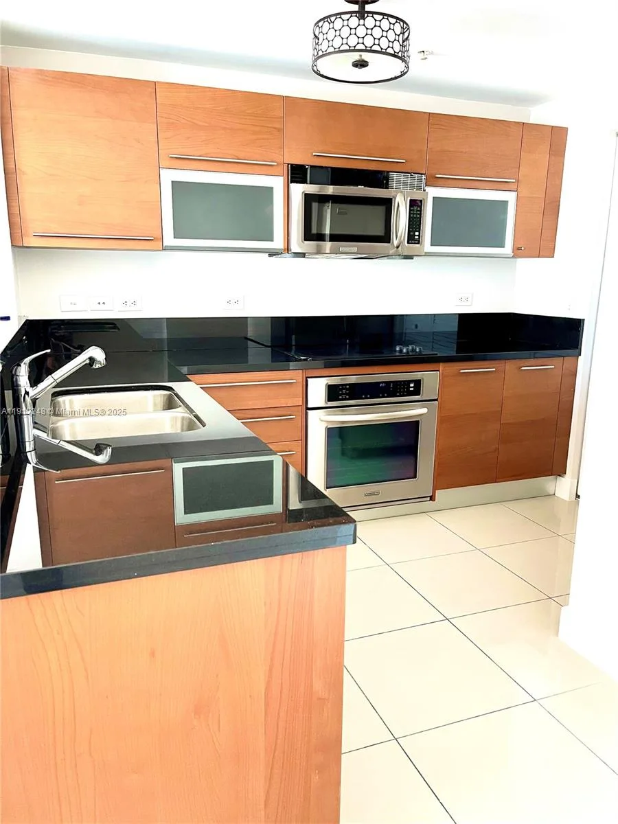 244 Biscayne Blvd # 3404, Miami, FL 33132 photo 7