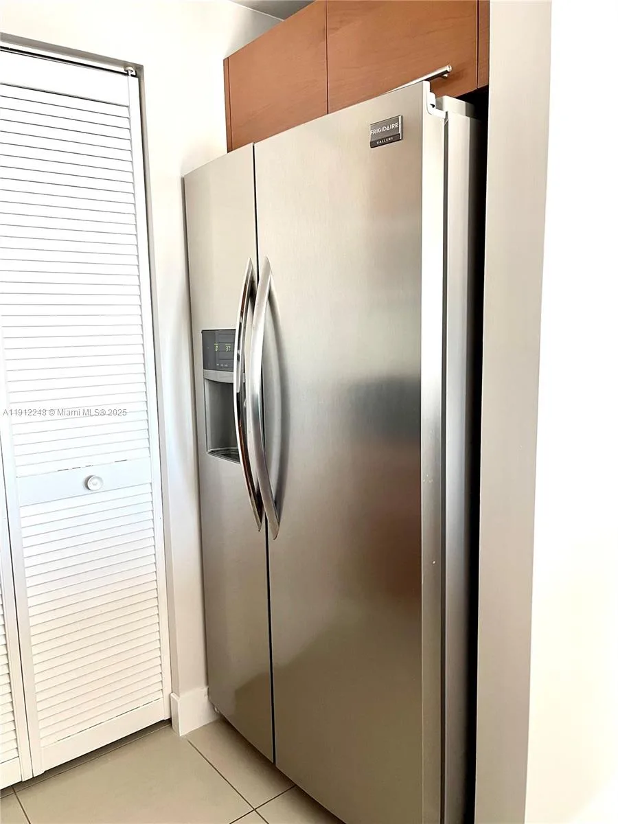 244 Biscayne Blvd # 3404, Miami, FL 33132 photo 8