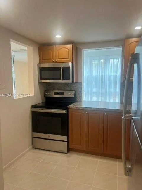 17560 Atlantic Blvd # 514, Sunny Isles Beach, FL 33160