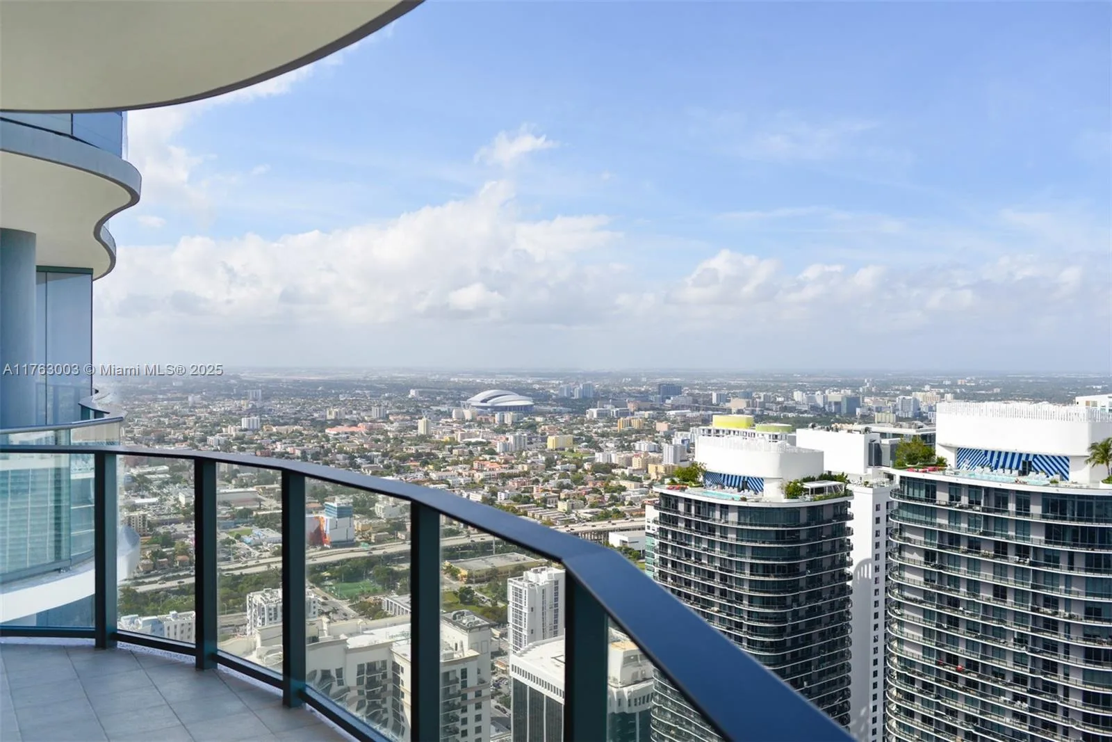 Brickell Flatiron Unit PH5907 at 1000 Brickell Plaza # PH5907, Miami, FL 33131 — photo 1