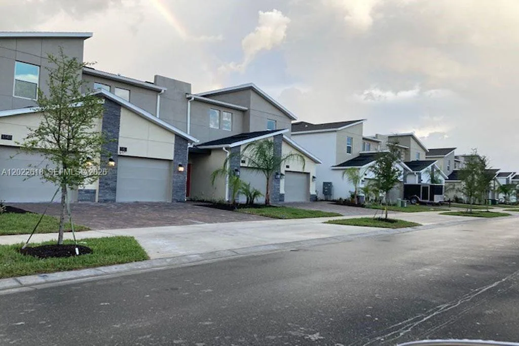 1171 CHALLENGE DR # 1171, Davenport, FL 33896