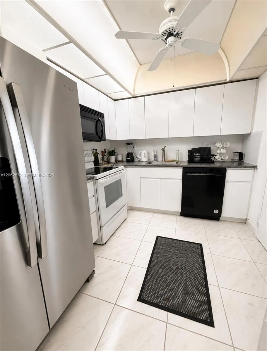600 Three Islands Blvd # 1207, Hallandale Beach, FL 33009 photo 3