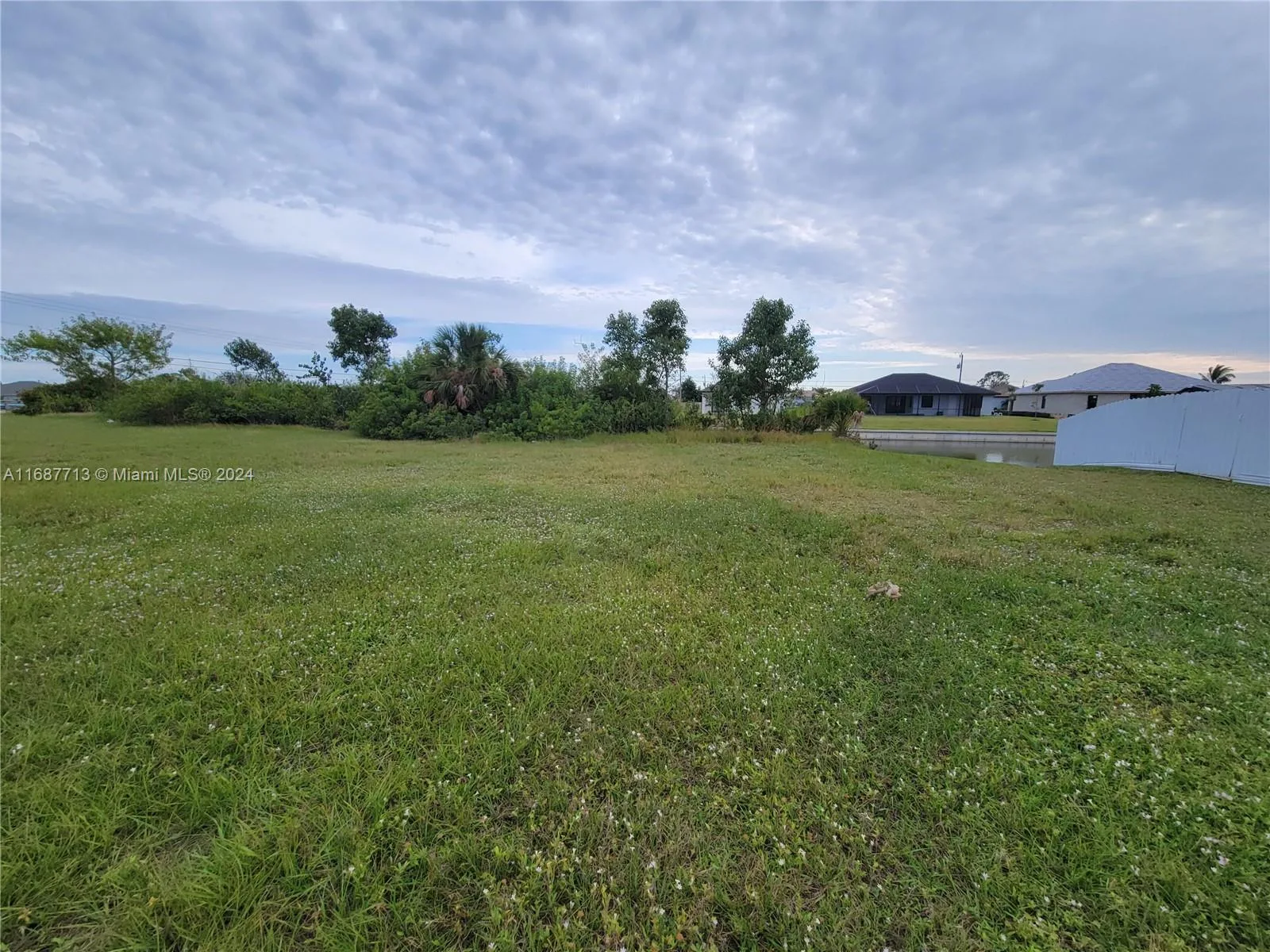 722 NE 12th Street, Cape Coral, FL 33909 photo 4