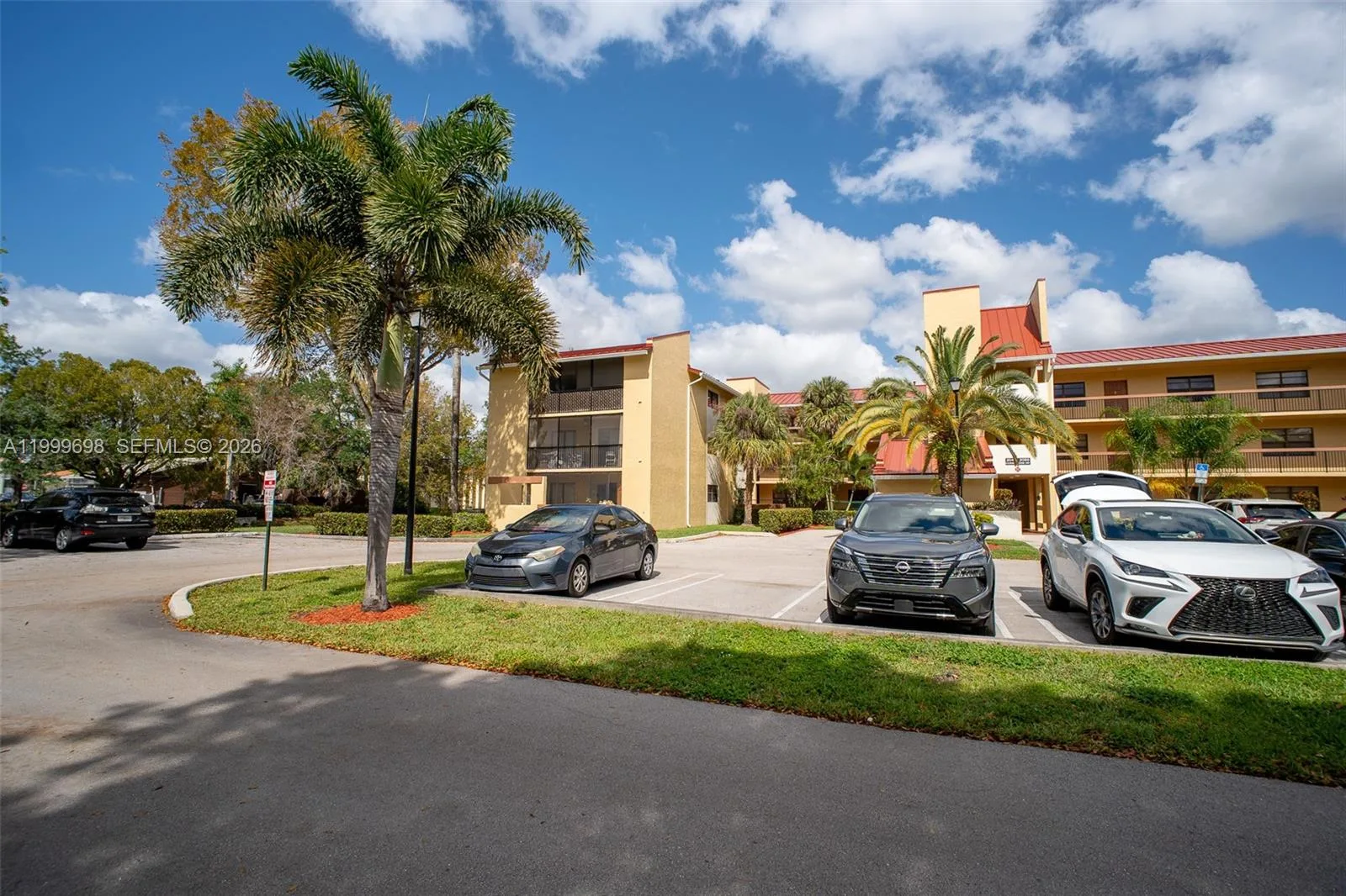 2083 Coral Ridge Dr # N302, Coral Springs, FL 33071