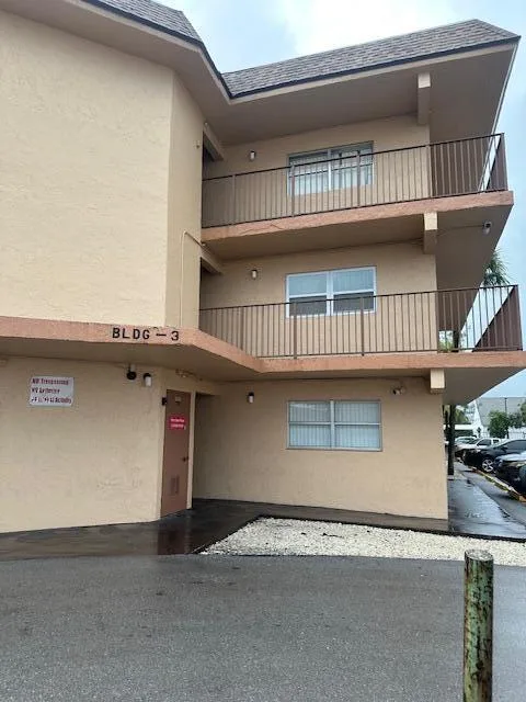 4141 NW 26th Street # 322, Lauderhill, FL 33313