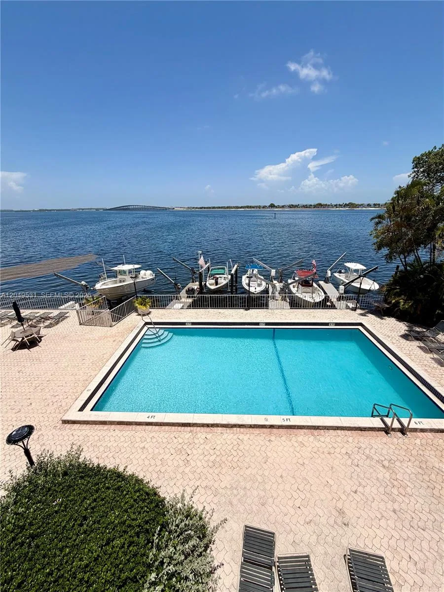 2201 Brickell Ave # 47, Miami, FL 33129