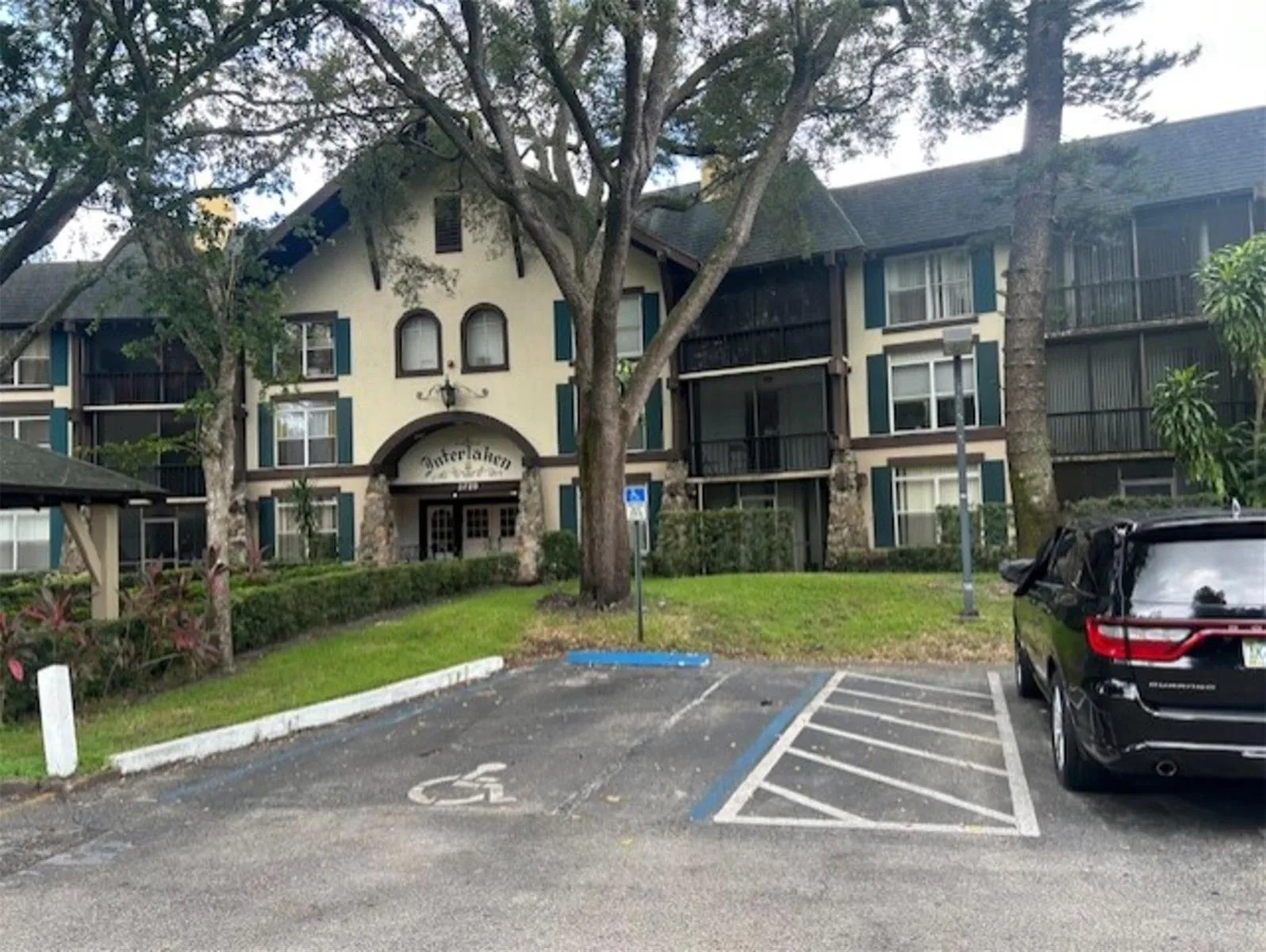 3720 Inverrary Drive # 1t, Lauderhill, FL 33319