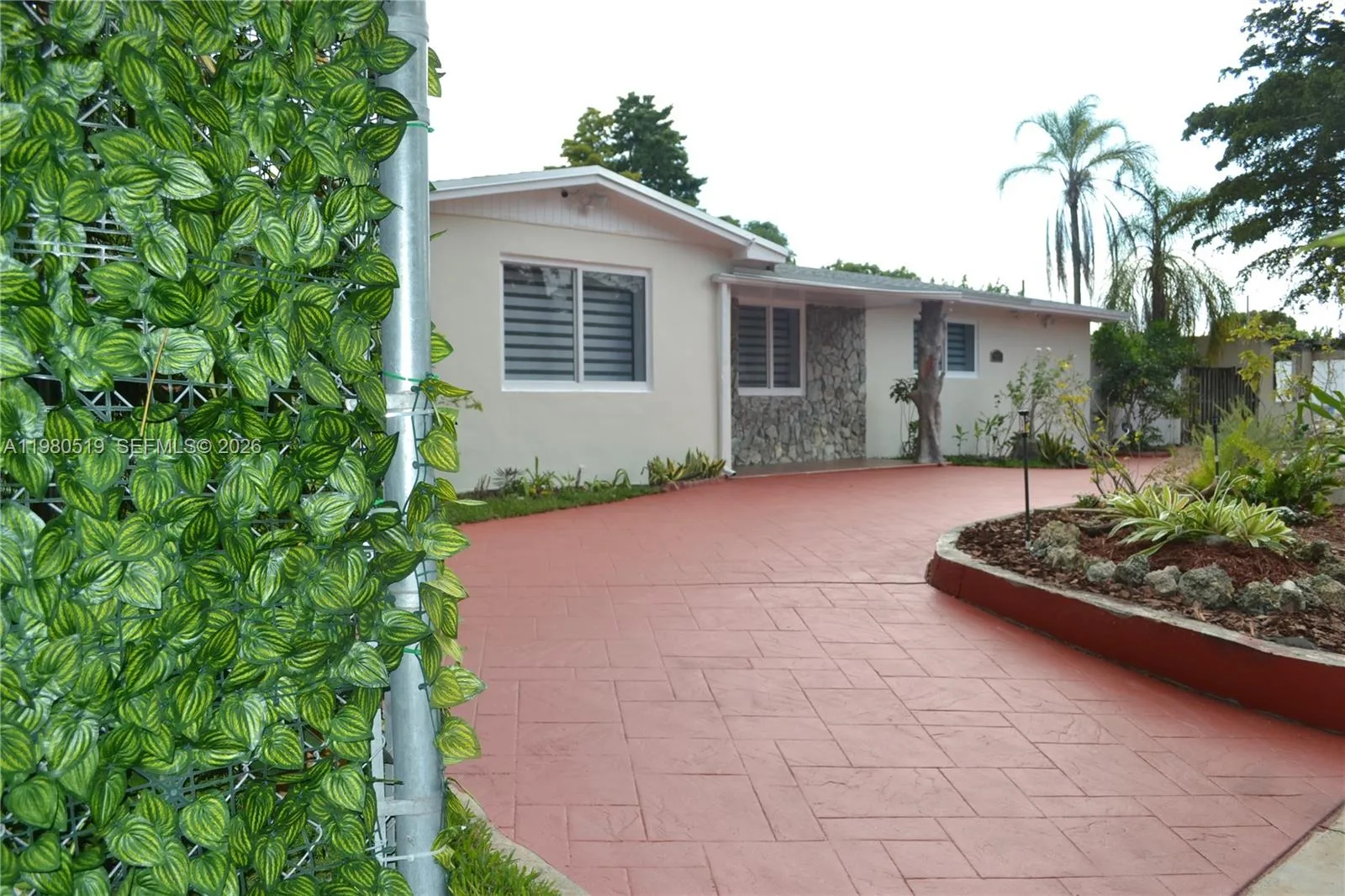 19901 SW 92nd Ave, Cutler Bay, FL 33157