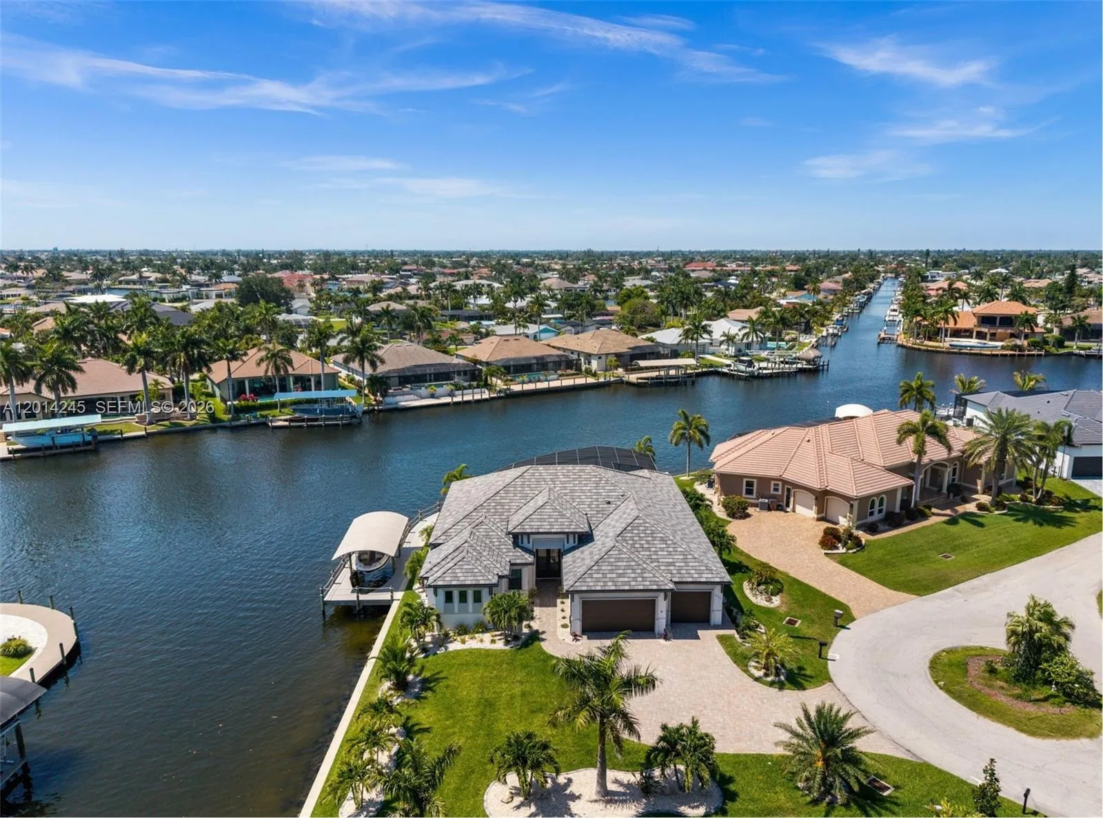 5201 Skylark Ct, Cape Coral, FL 33904