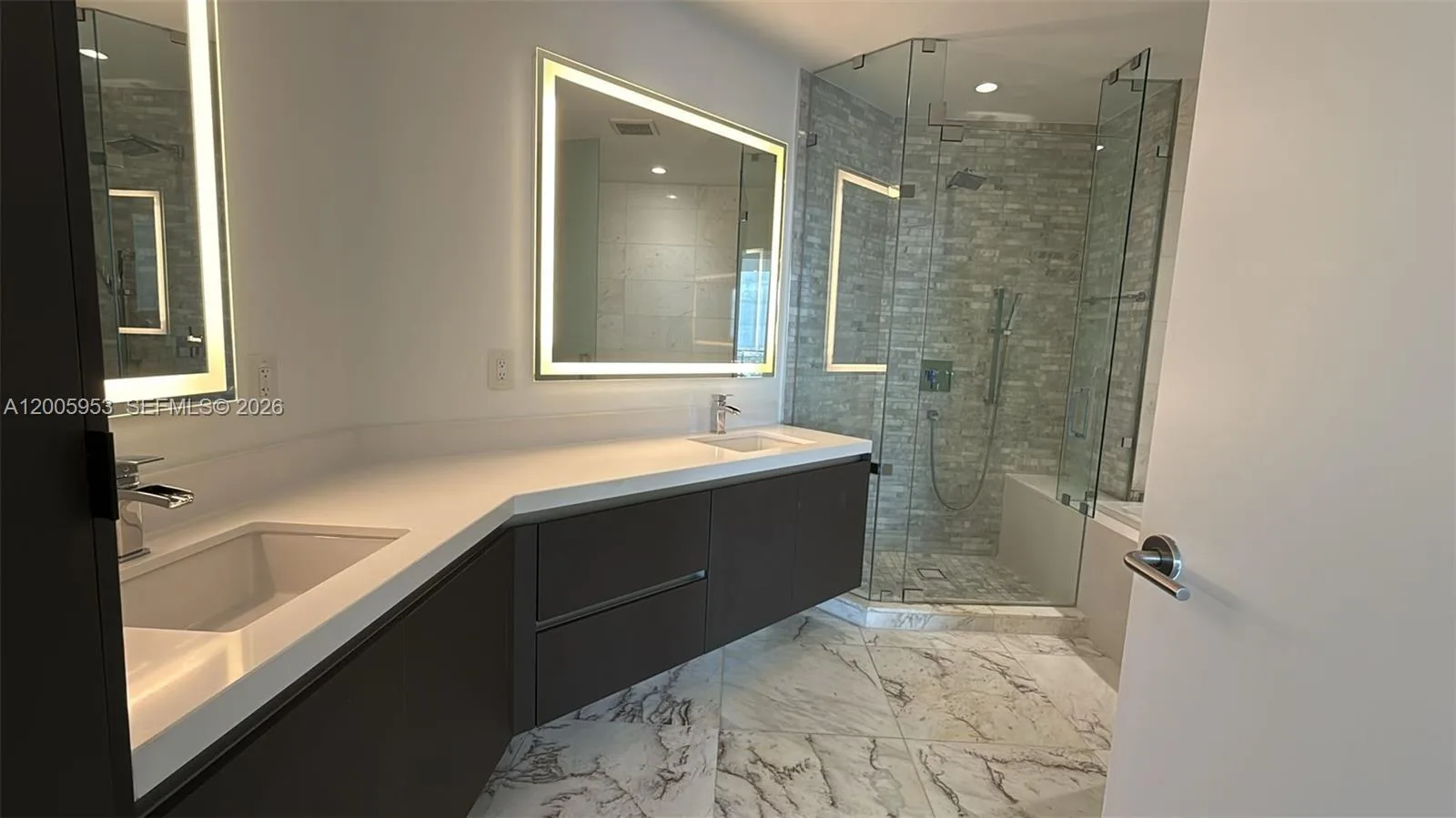 851 NE 1st Ave # 4404, Miami, FL 33132