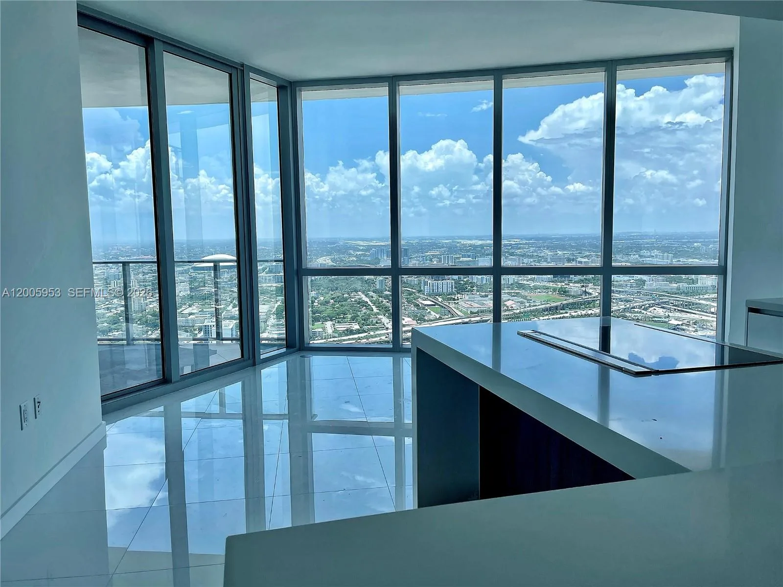 851 NE 1st Ave # 4404, Miami, FL 33132 photo 3