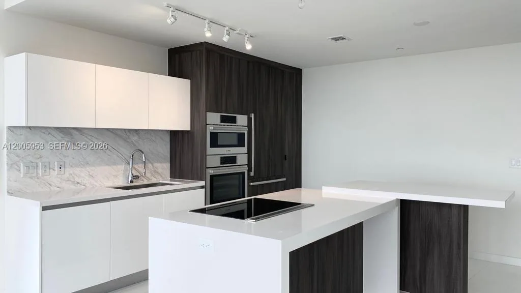 851 NE 1st Ave # 4404, Miami, FL 33132 photo 4
