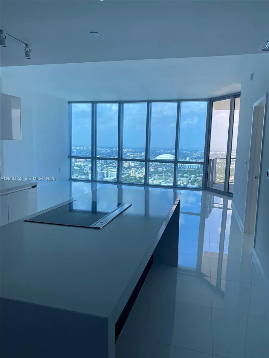 851 NE 1st Ave # 4404, Miami, FL 33132 photo 5