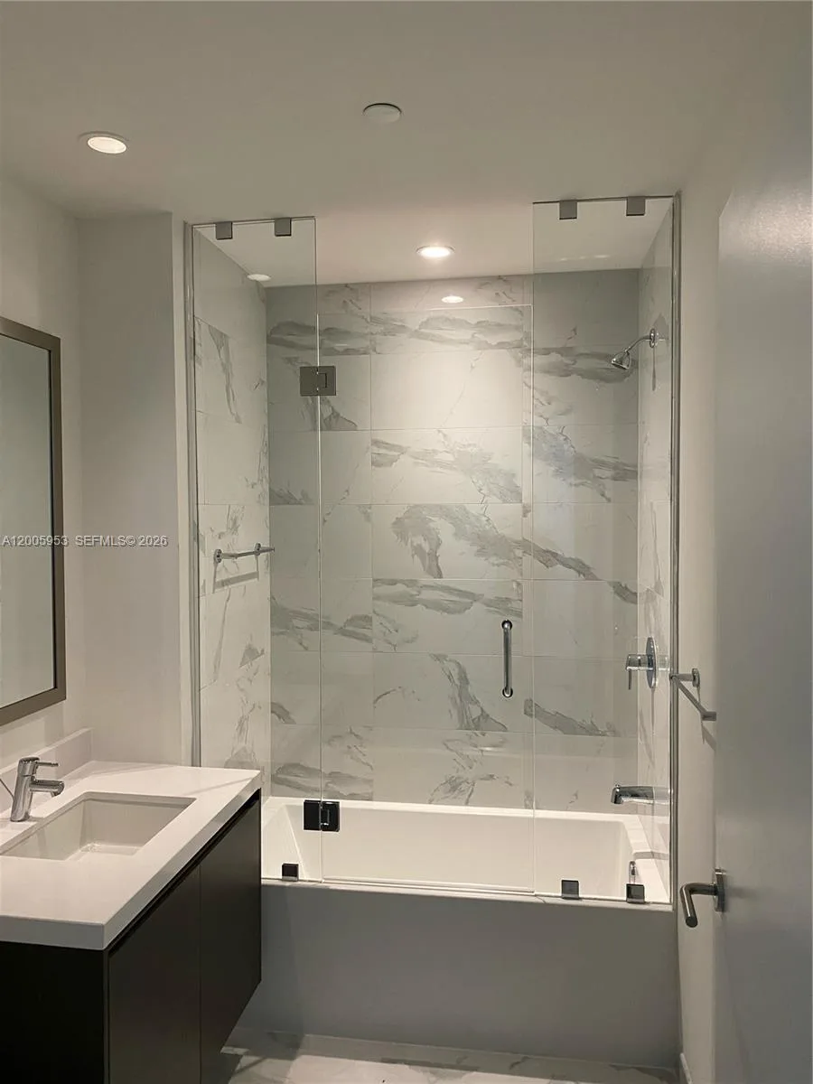 851 NE 1st Ave # 4404, Miami, FL 33132 photo 7