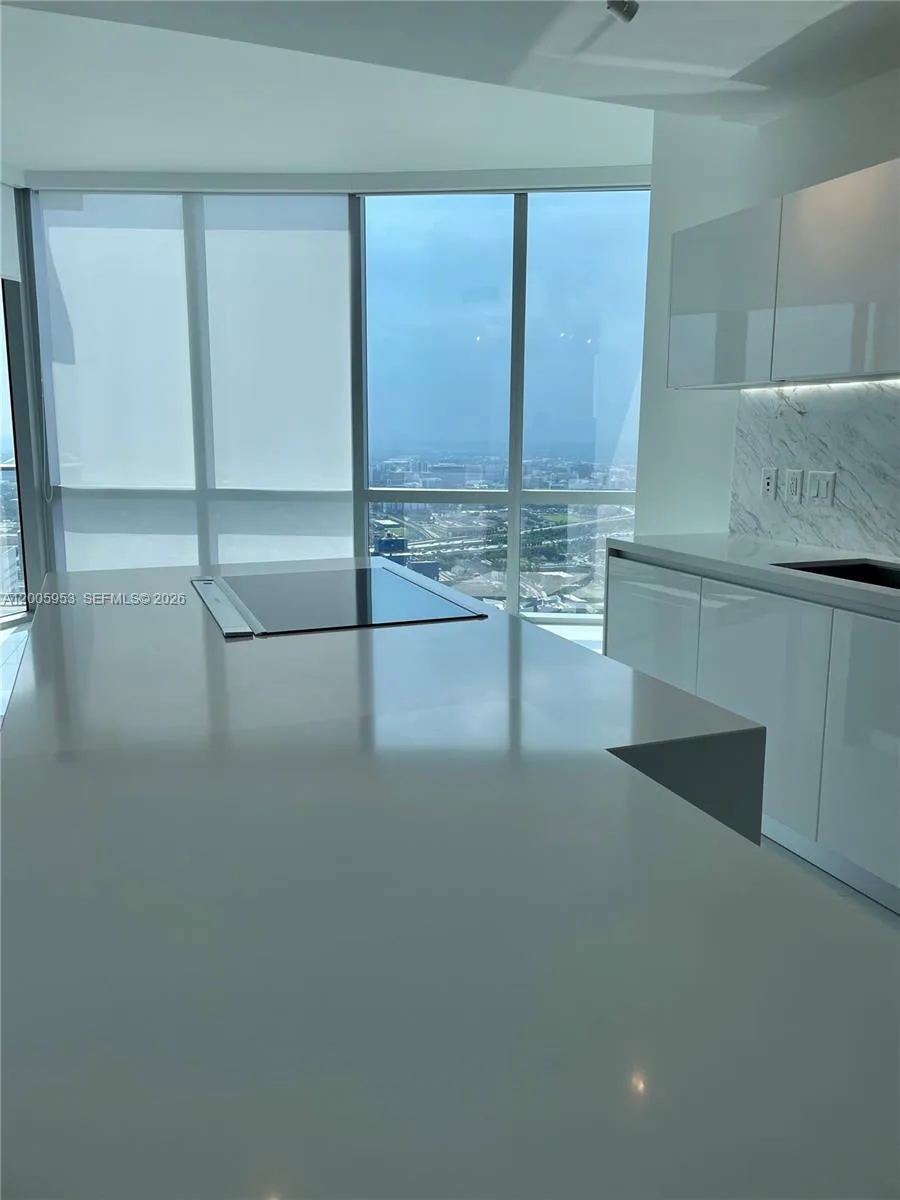851 NE 1st Ave # 4404, Miami, FL 33132 photo 8
