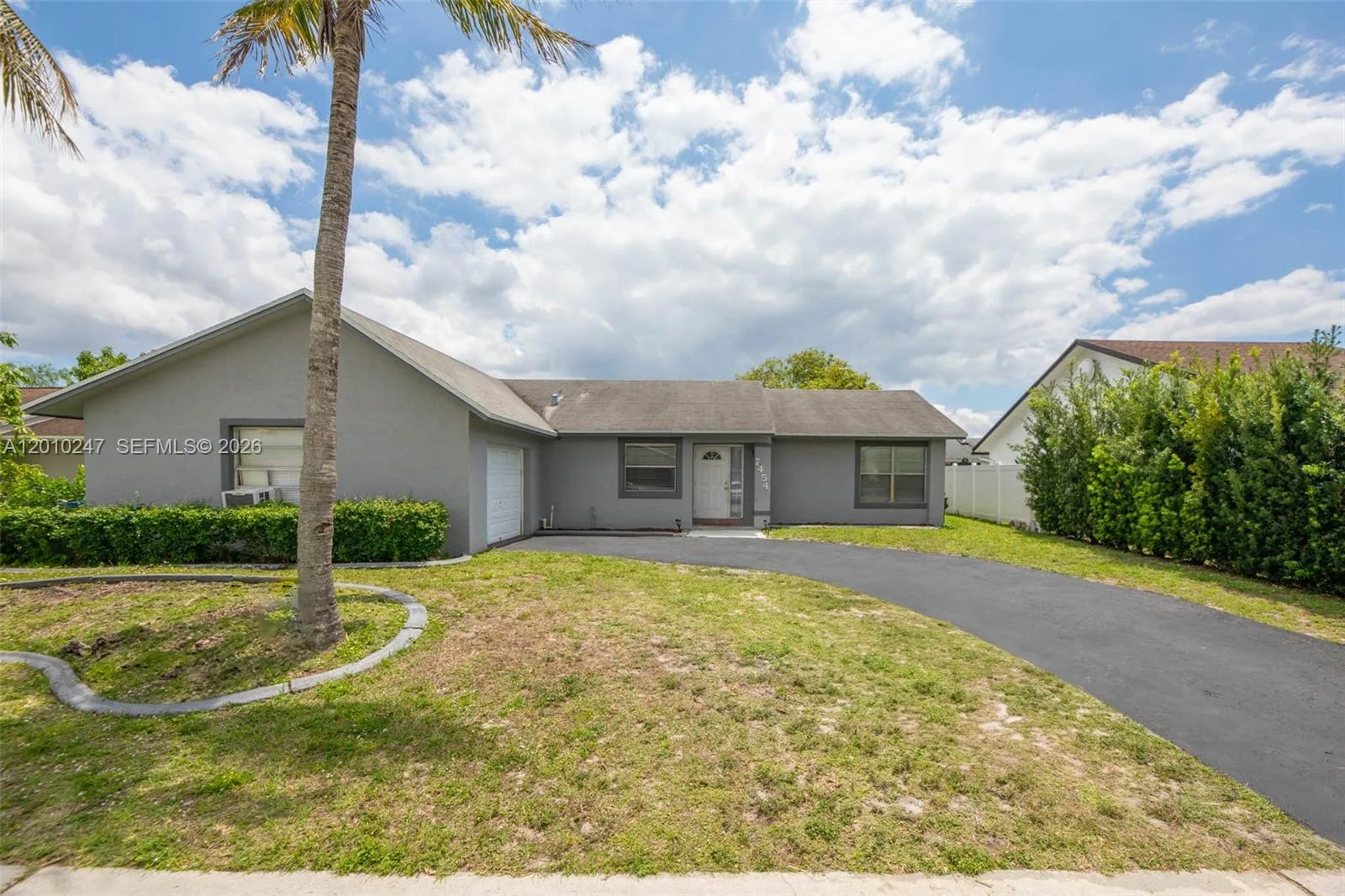 7454 NW 48th Pl, Lauderhill, FL 33319 photo 2