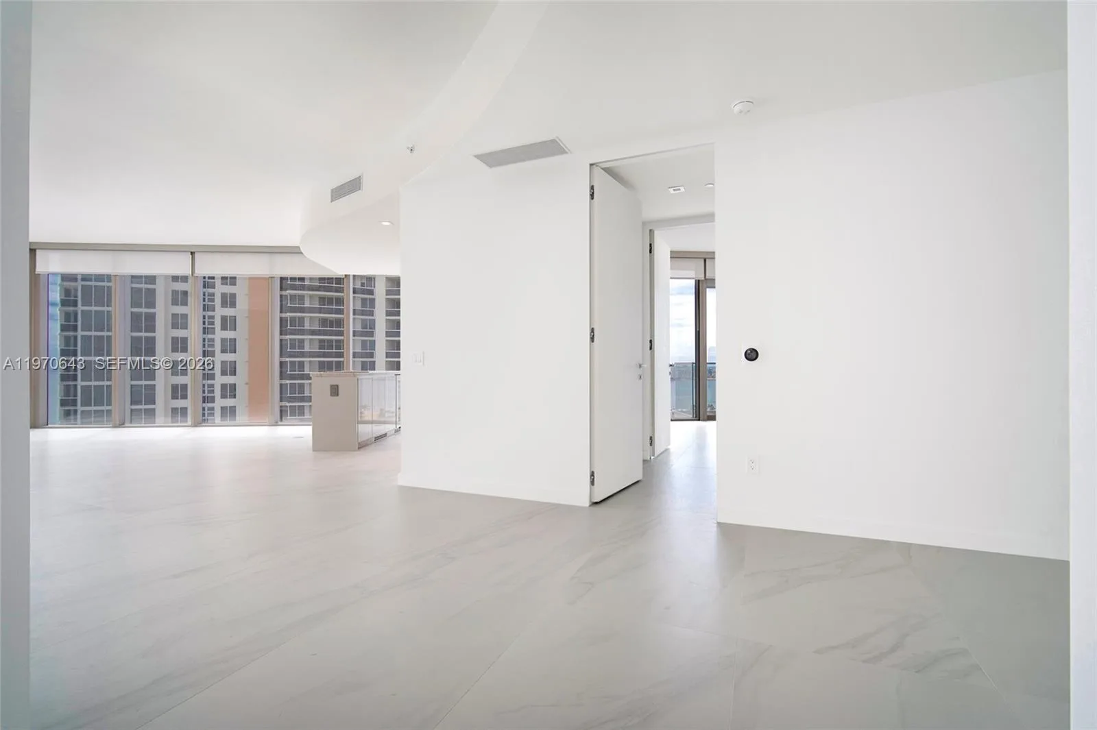 18975 Collins Ave # 1604, Sunny Isles Beach, FL 33160 photo 4
