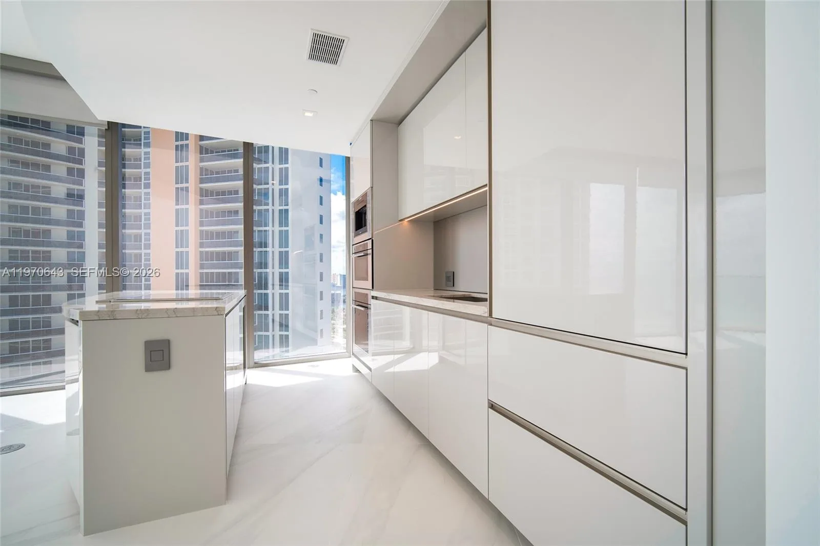 18975 Collins Ave # 1604, Sunny Isles Beach, FL 33160 photo 8
