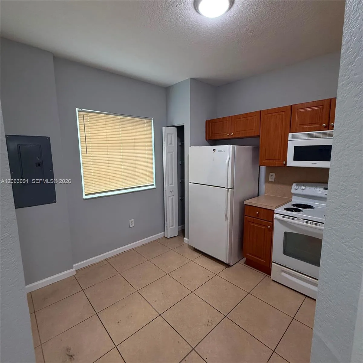 8811 S ISLES CR # 8811, Tamarac, FL 33321 photo 2