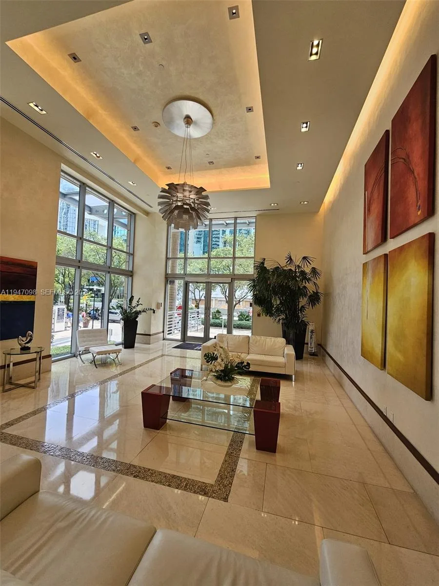 1060 Brickell Ave # 1917, Miami, FL 33131 photo 2
