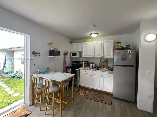 7230 NW 3rd St, Miami, FL 33126 photo 9