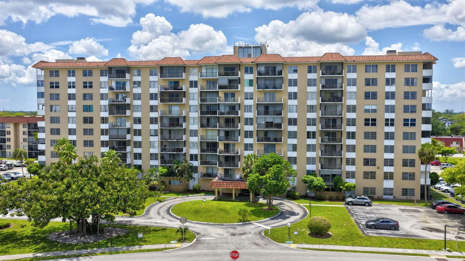 4174 Inverrary Drive # 513, Lauderhill, FL 33319