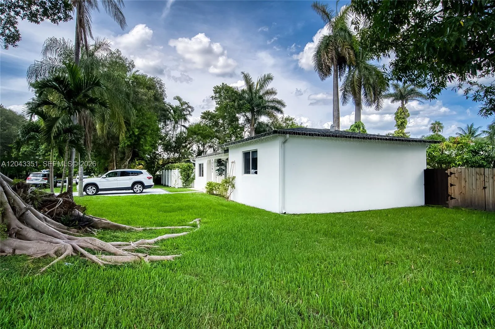 13501 NE Miami Ct, Miami, FL 33161 photo 6