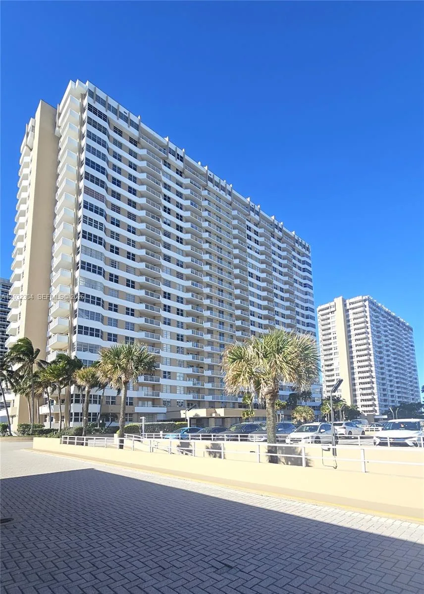 1950 S Ocean Dr # 3D, Hallandale Beach, FL 33009