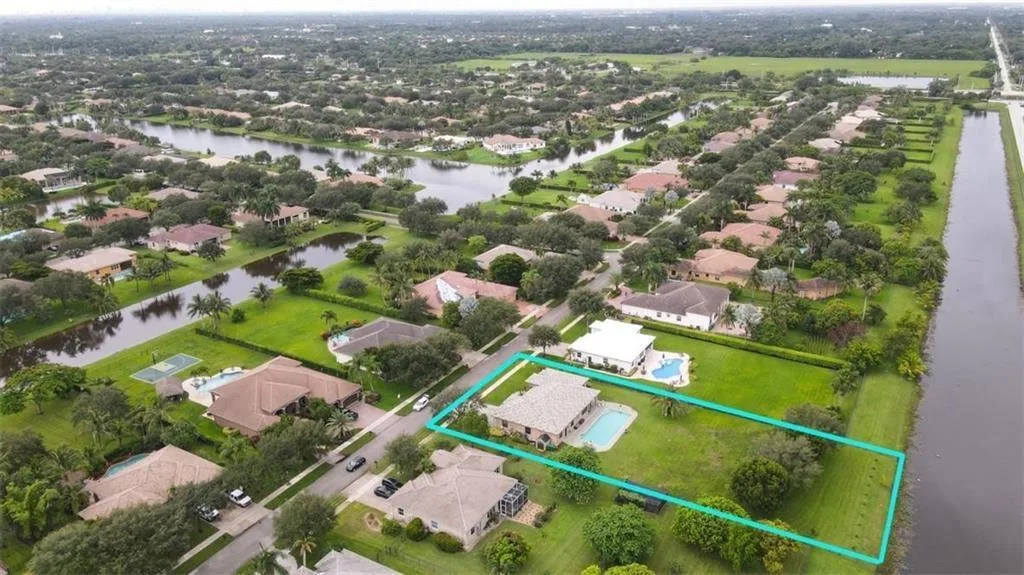 4053 SW 141st Avenue, Davie, FL 33330 photo 2