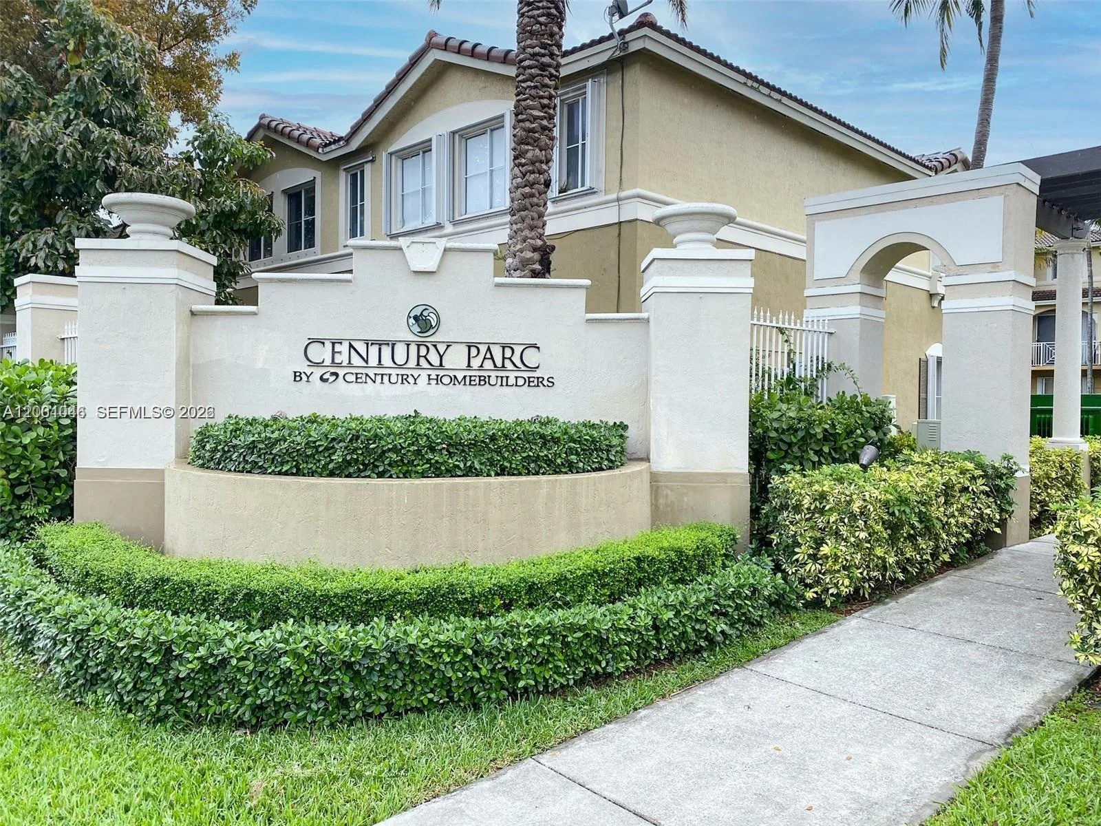 8906 W Flagler St # 203, Miami, FL 33174