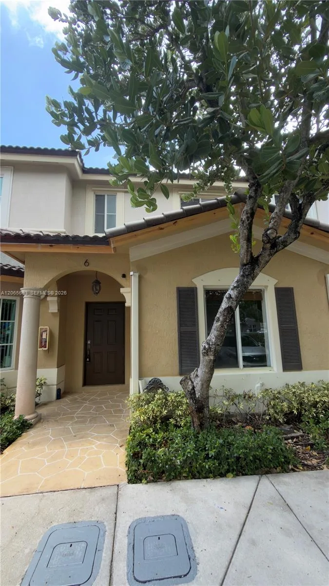 8986 W Flagler St # 6, Miami, FL 33174