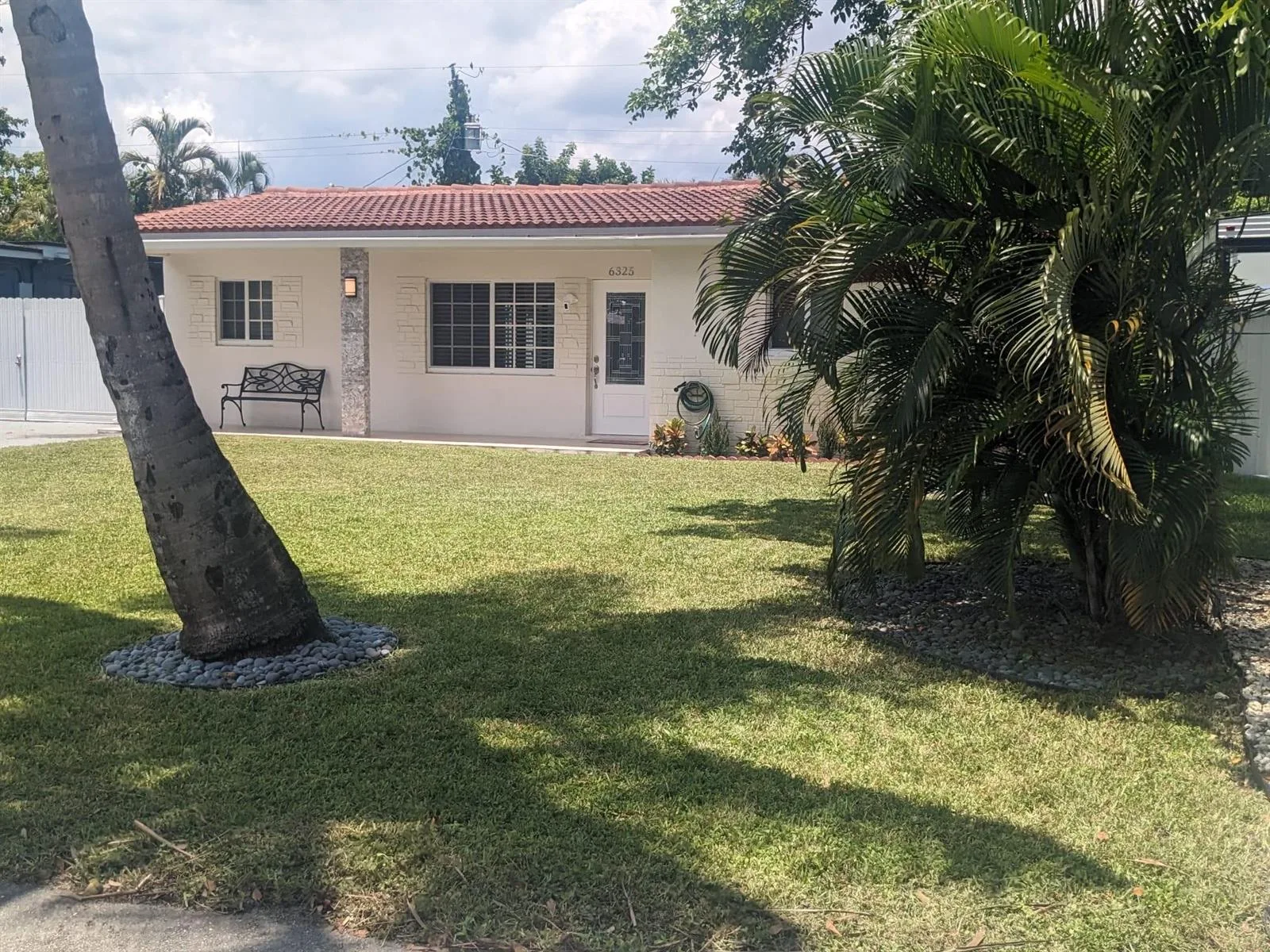 6325 Grant Court, Hollywood, FL 33024 photo 2