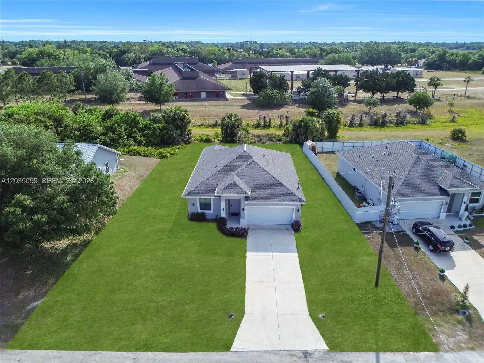 2013 Inglewood, La Belle, FL 33935