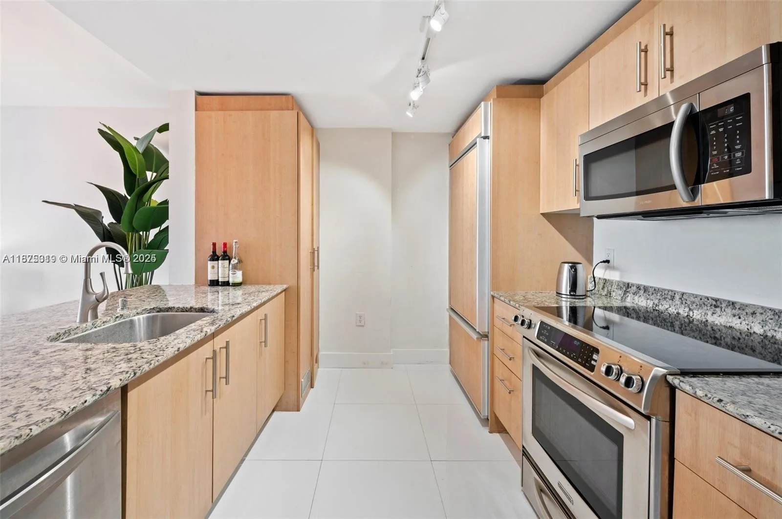 10275 Collins Ave # 526, Bal Harbour, FL 33154 photo 3