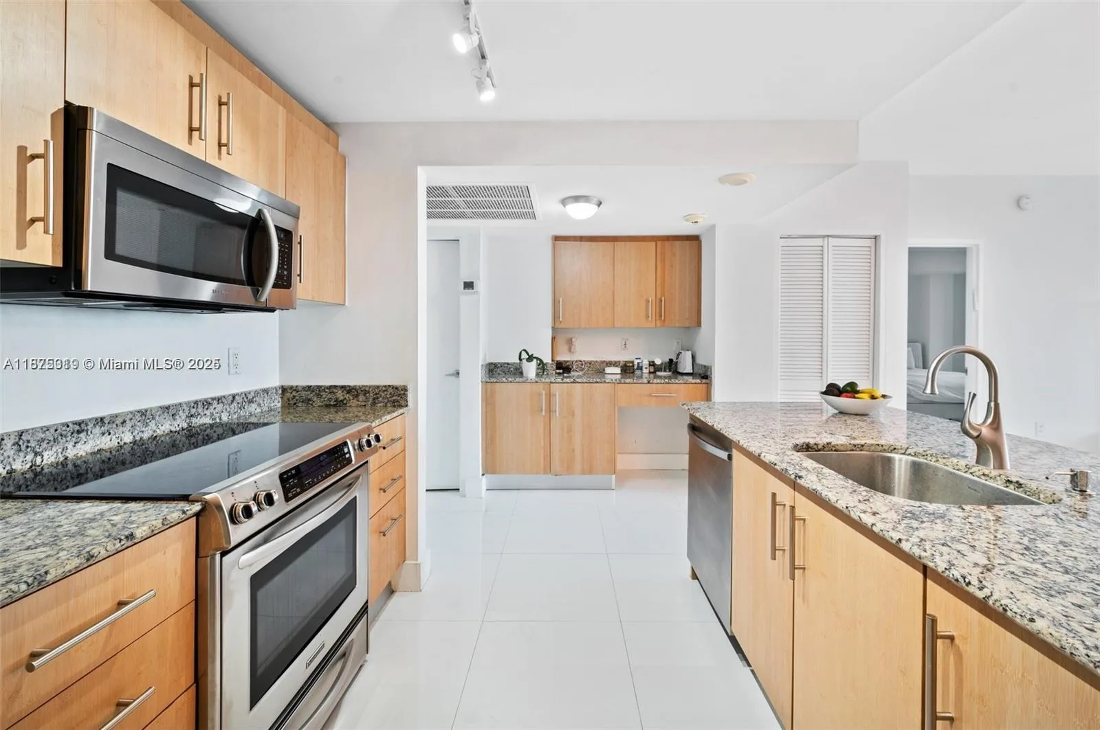 10275 Collins Ave # 526, Bal Harbour, FL 33154 photo 5