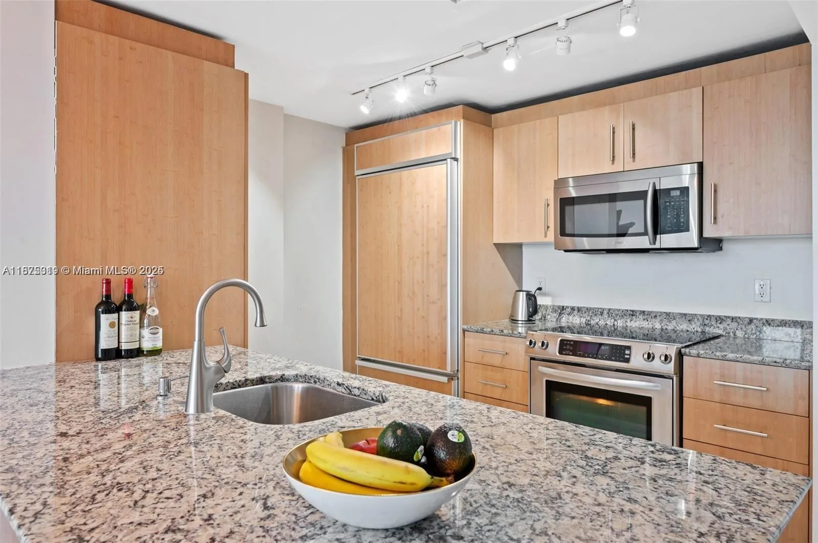 10275 Collins Ave # 526, Bal Harbour, FL 33154 photo 8