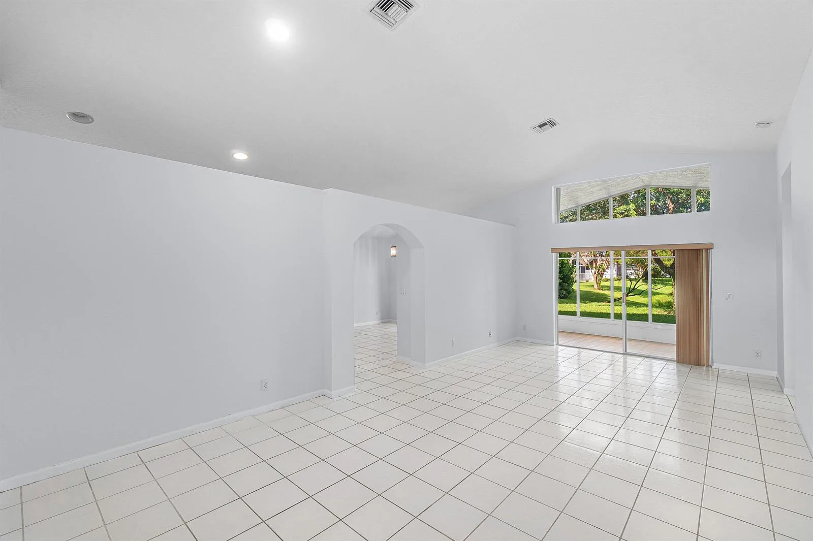 5737 Royal Club Drive, Boynton Beach, FL 33437 photo 3