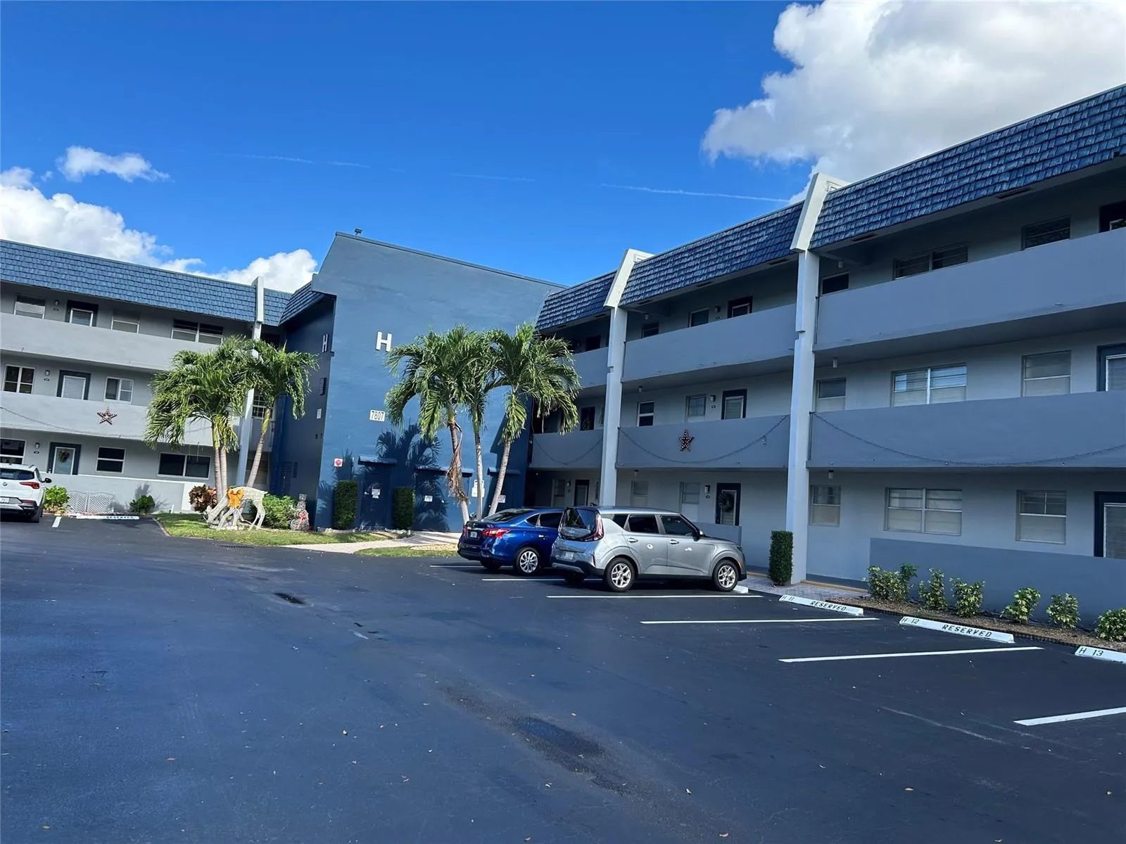 7807 Golf Circle Drive # 205, Margate, FL 33063