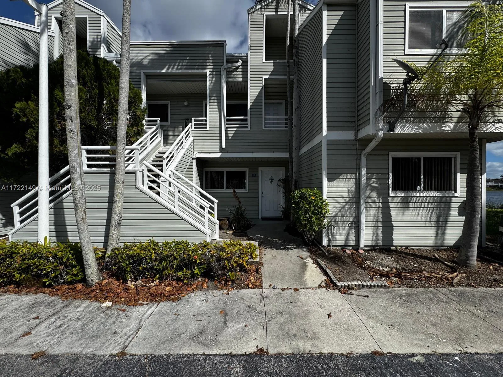 3437 NW 44th St # 208, Oakland Park, FL 33309
