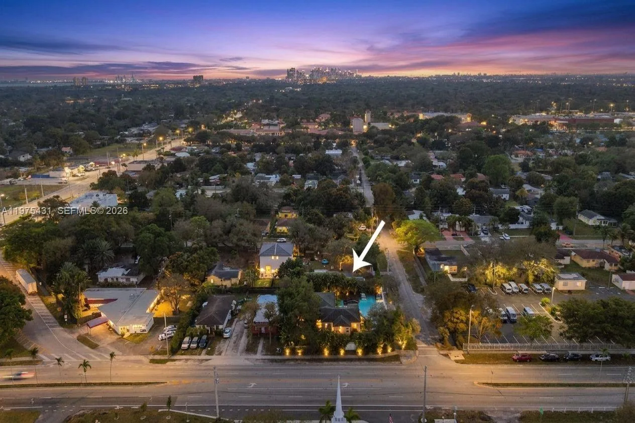 11809 NE 1st Ave, Miami, FL 33161
