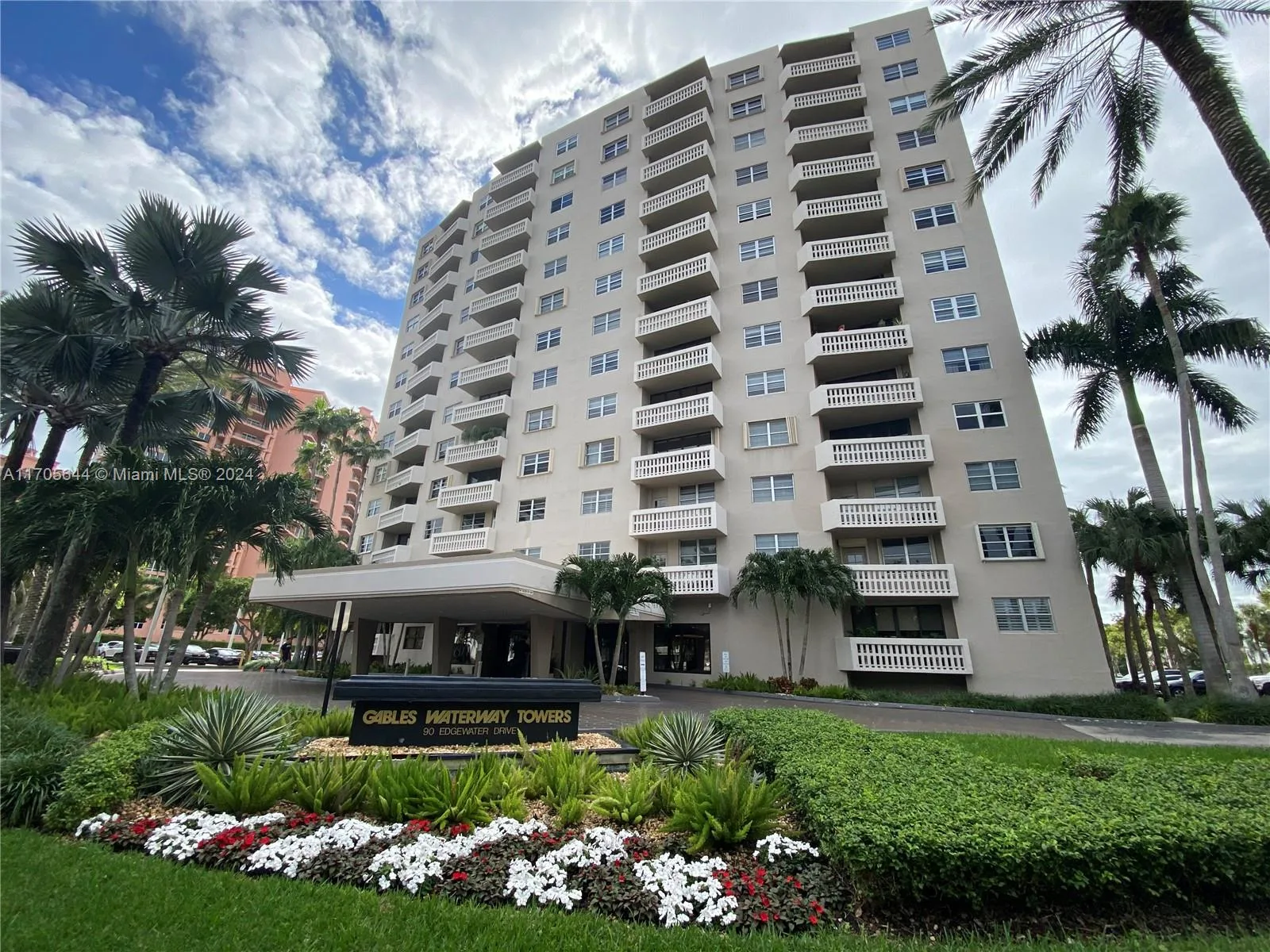90 Edgewater Dr # 805, Coral Gables, FL 33133