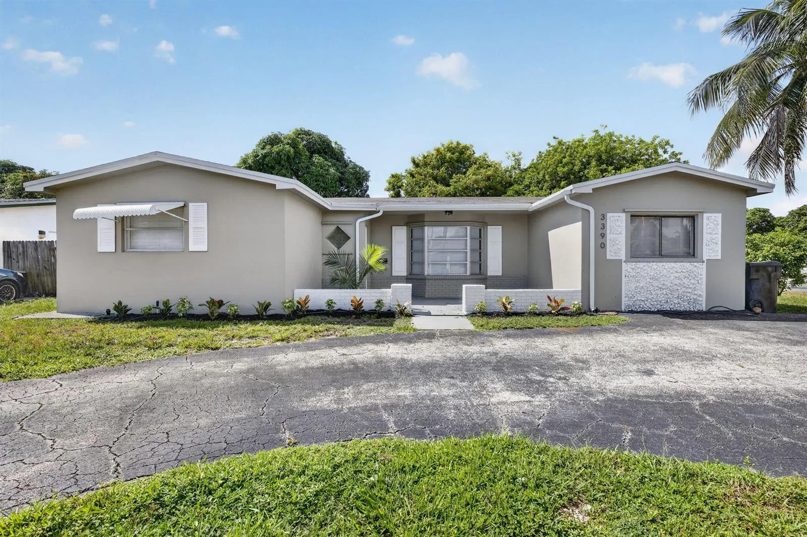 3390 NW 42nd Street, Lauderdale Lakes, FL 33309
