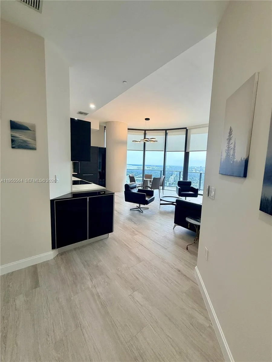 45 SW 9th St # 4606, Miami, FL 33130 photo 11