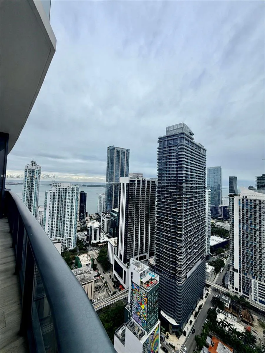 45 SW 9th St # 4606, Miami, FL 33130 photo 12