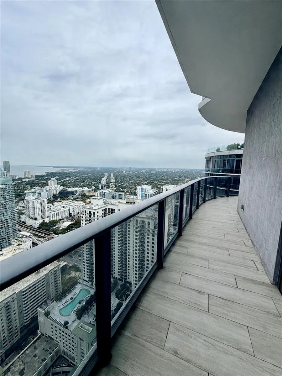 45 SW 9th St # 4606, Miami, FL 33130 photo 13