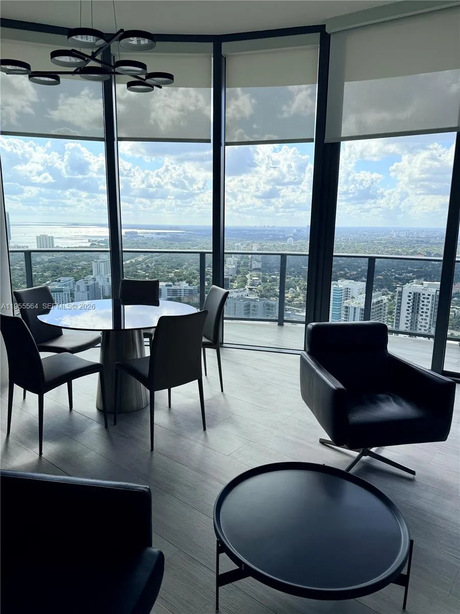 45 SW 9th St # 4606, Miami, FL 33130 photo 3
