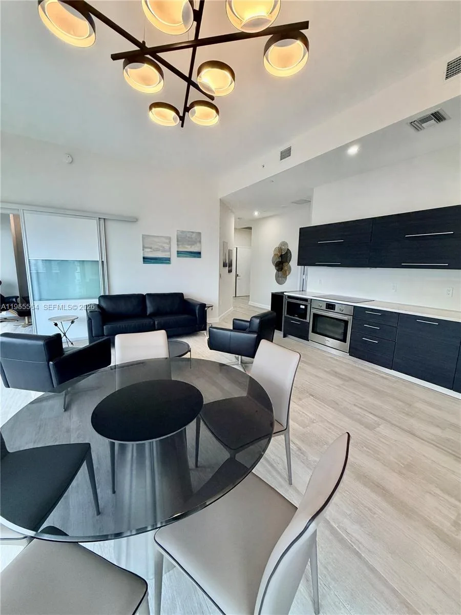 45 SW 9th St # 4606, Miami, FL 33130 photo 6