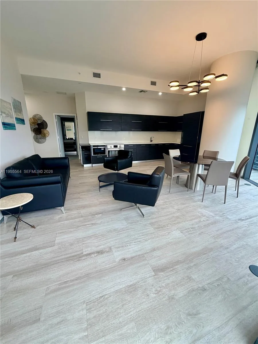 45 SW 9th St # 4606, Miami, FL 33130 photo 7